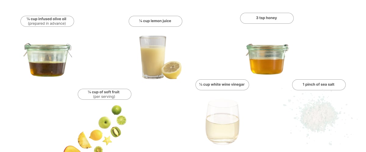 Ingrediënten voor het maken van cannabisvinaigrette, waaronder geïnfuseerde olijfolie, zacht fruit, citroensap, wittewijnazijn, honing en zeezout.