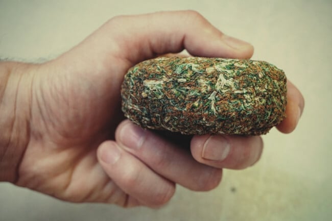 Brick Weed 101: Wat Het Is En Hoe Het Gemaakt Wordt