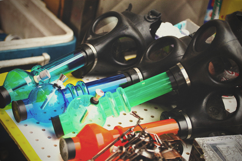 Hoe maak je een gasmasker bong?