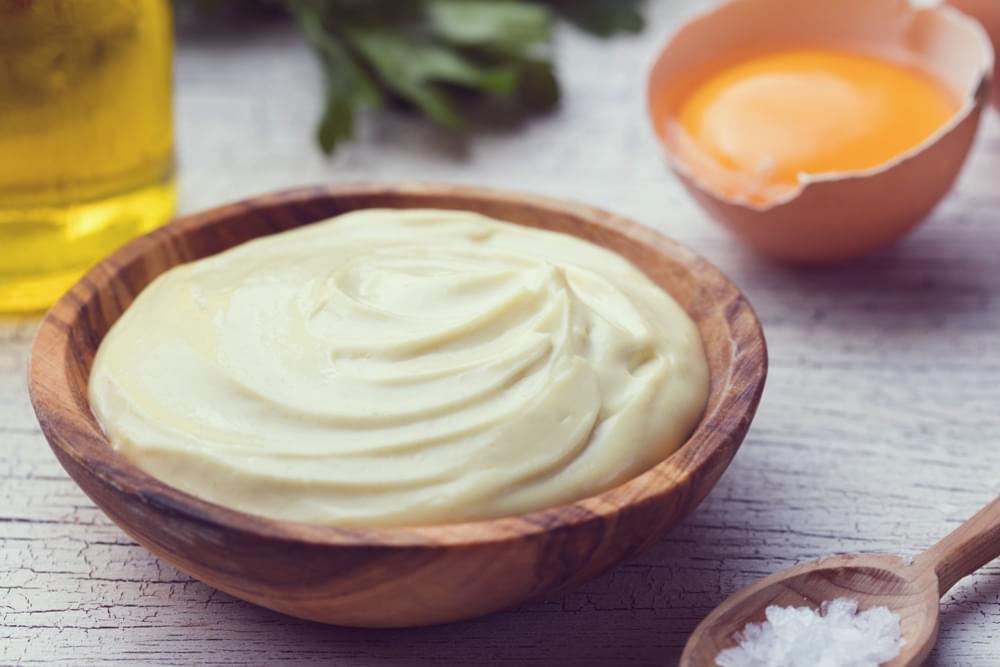 Hoe maak je zelfgemaakte mayonaise met cannabis?
