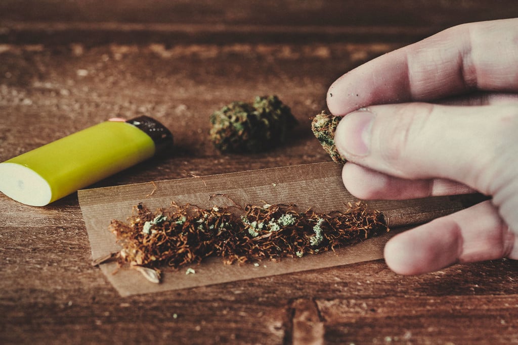 Tabak en wiet mixen: een groter risico op verslaving?