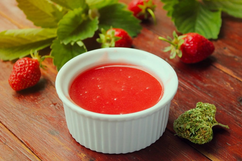 CBD Aardbeiensaus - Recept En Overzicht Van CBD Edibles